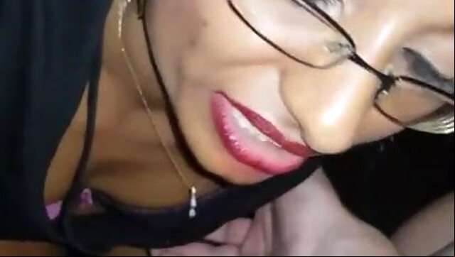 Fiji – Indian Gal with Foreigner. Clip 6 amateur blowjob hardcore